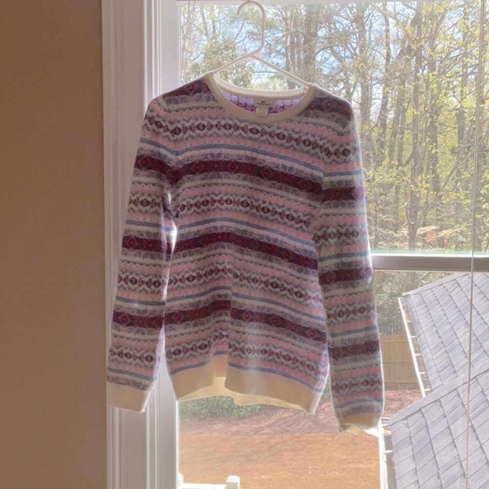 Vineyard vines sweater, multi color very good condition!